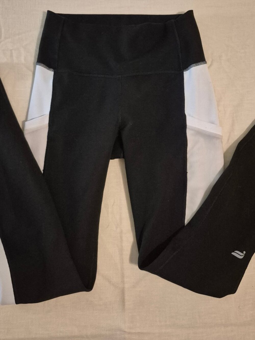 FABLETICS XS Black White Tan Colorblock PowerHold High-Waisted Pocket Legging